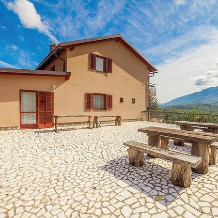 7 Bedroom Pet Friendly Home In Crni Kal Crni Kal  Luaran gambar