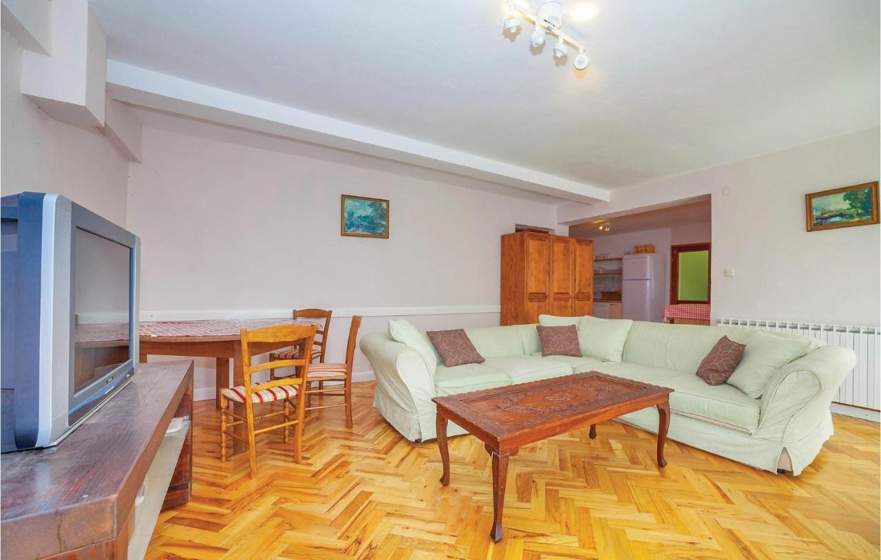 7 Bedroom Pet Friendly Home In Crni Kal Crni Kal  Luaran gambar