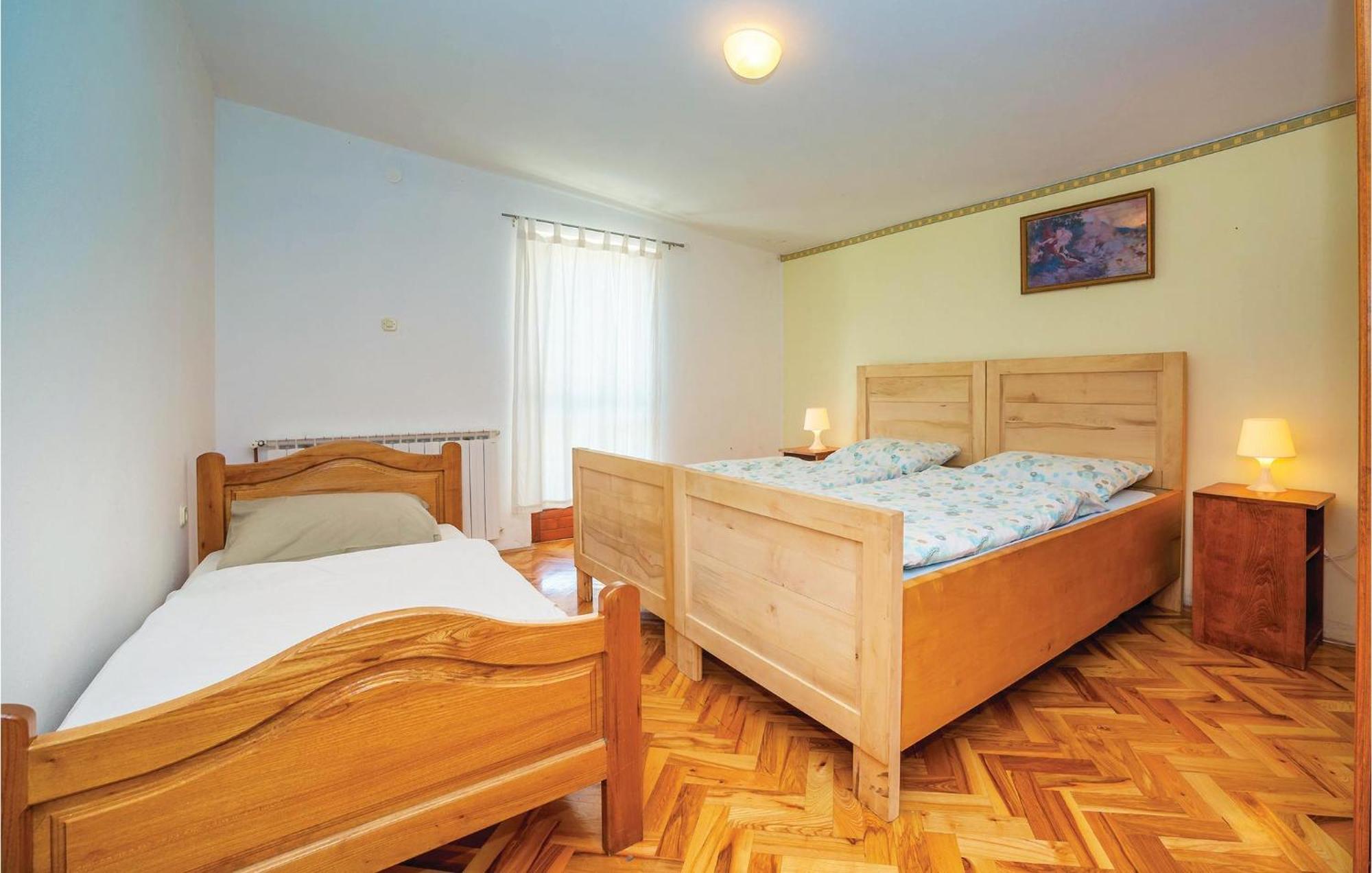 7 Bedroom Pet Friendly Home In Crni Kal Crni Kal  Luaran gambar