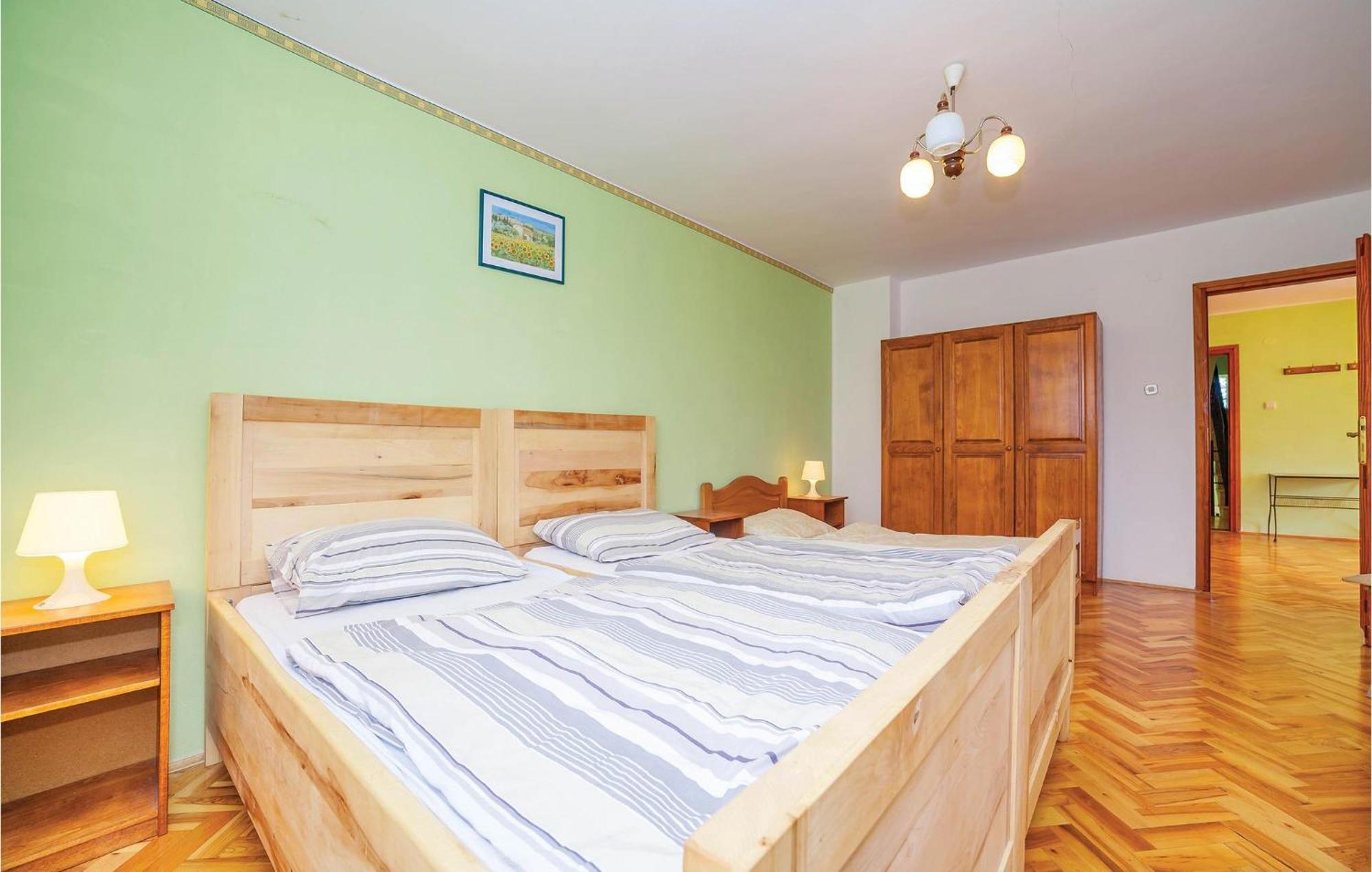 7 Bedroom Pet Friendly Home In Crni Kal Crni Kal  Luaran gambar