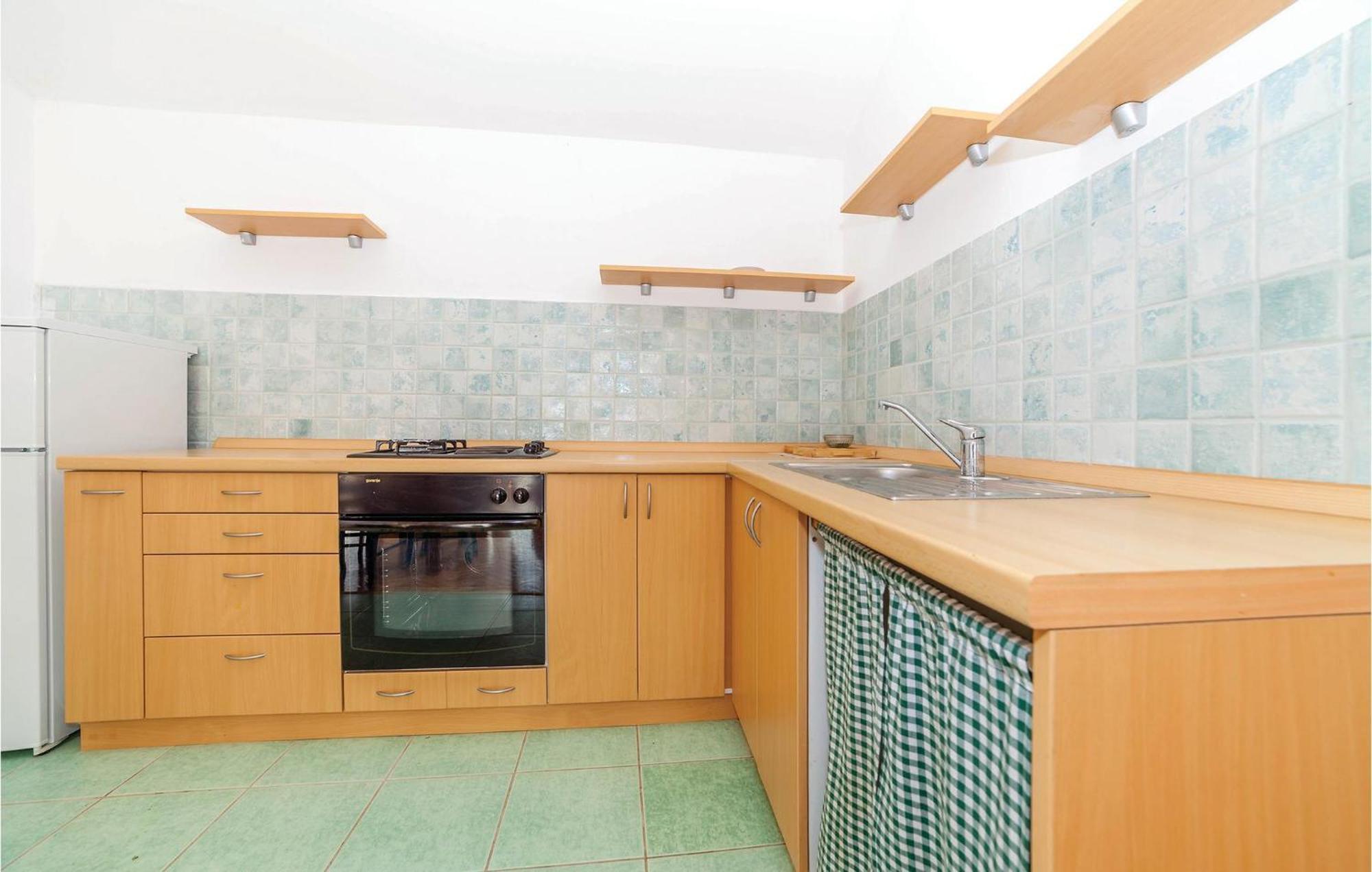 7 Bedroom Pet Friendly Home In Crni Kal Crni Kal  Luaran gambar