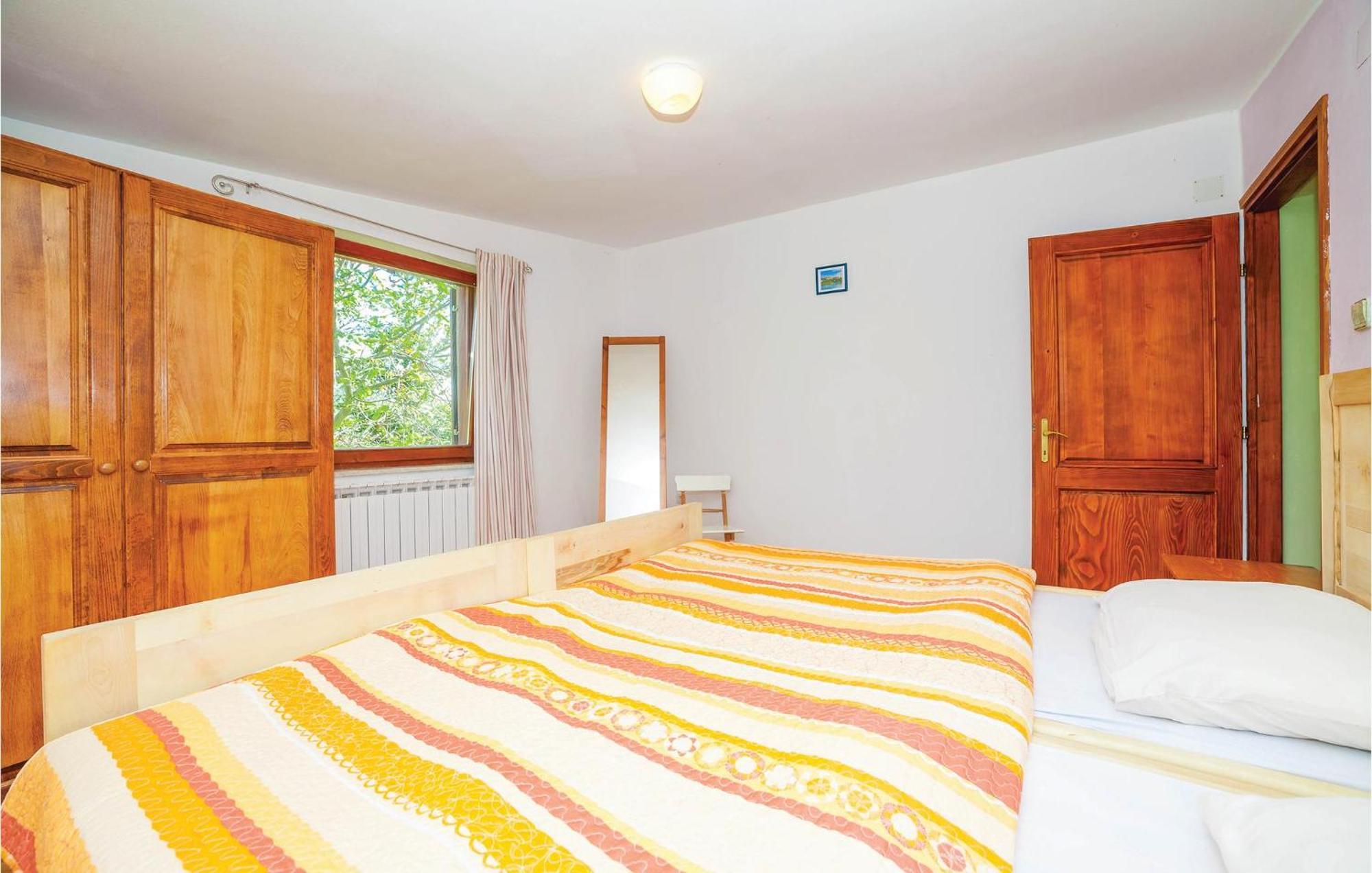 7 Bedroom Pet Friendly Home In Crni Kal Crni Kal  Luaran gambar