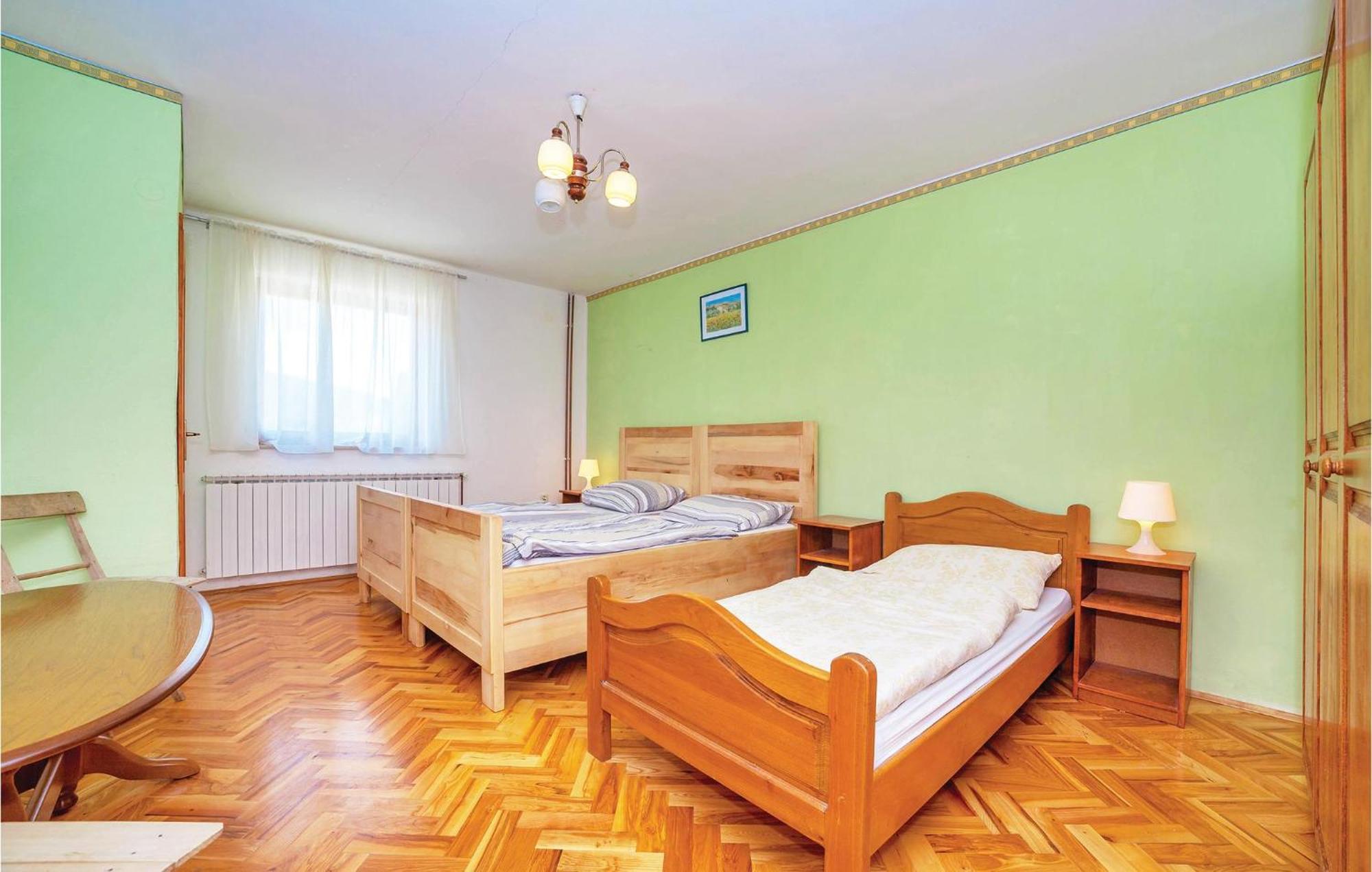 7 Bedroom Pet Friendly Home In Crni Kal Crni Kal  Luaran gambar
