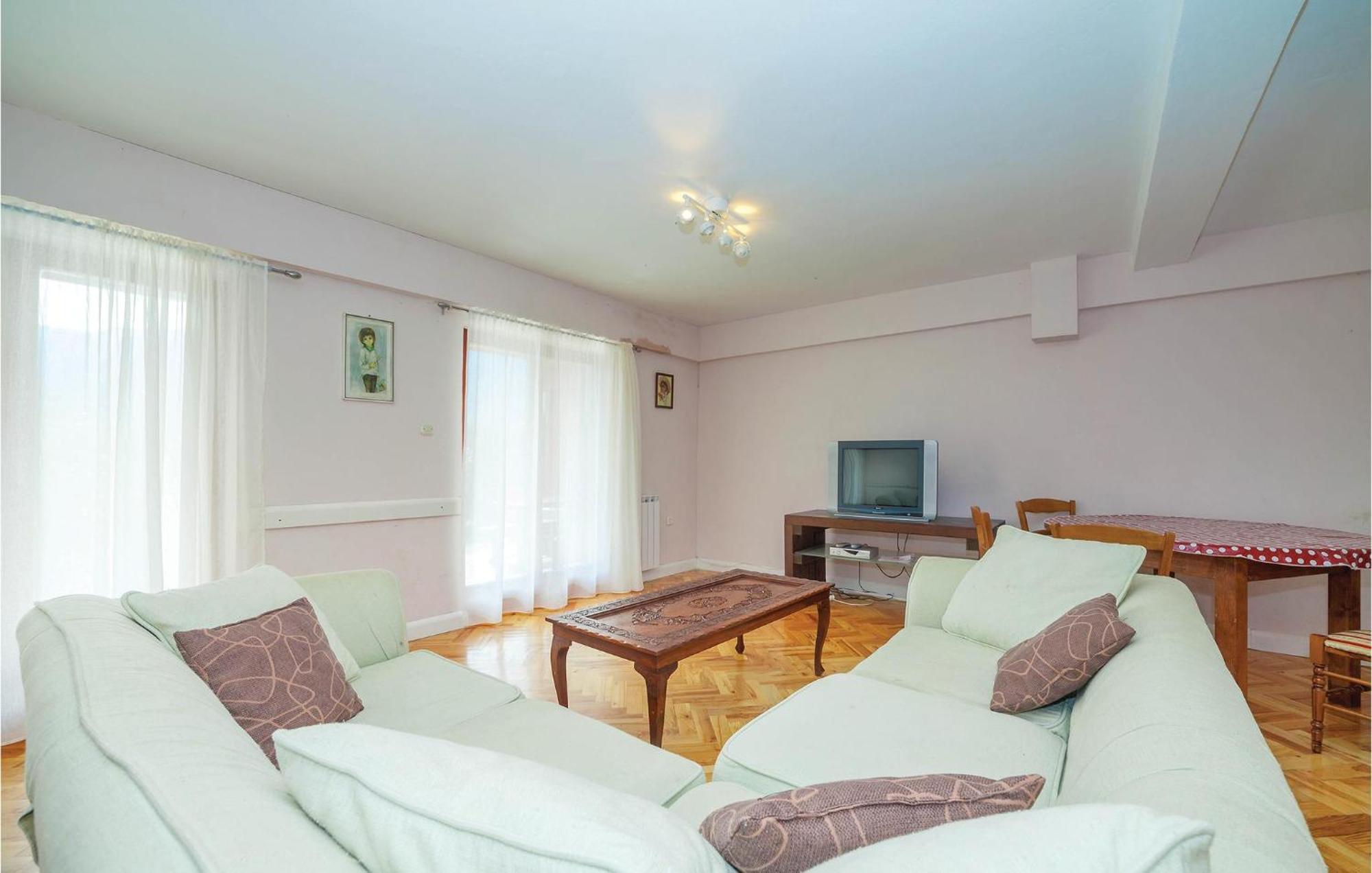 7 Bedroom Pet Friendly Home In Crni Kal Crni Kal  Luaran gambar