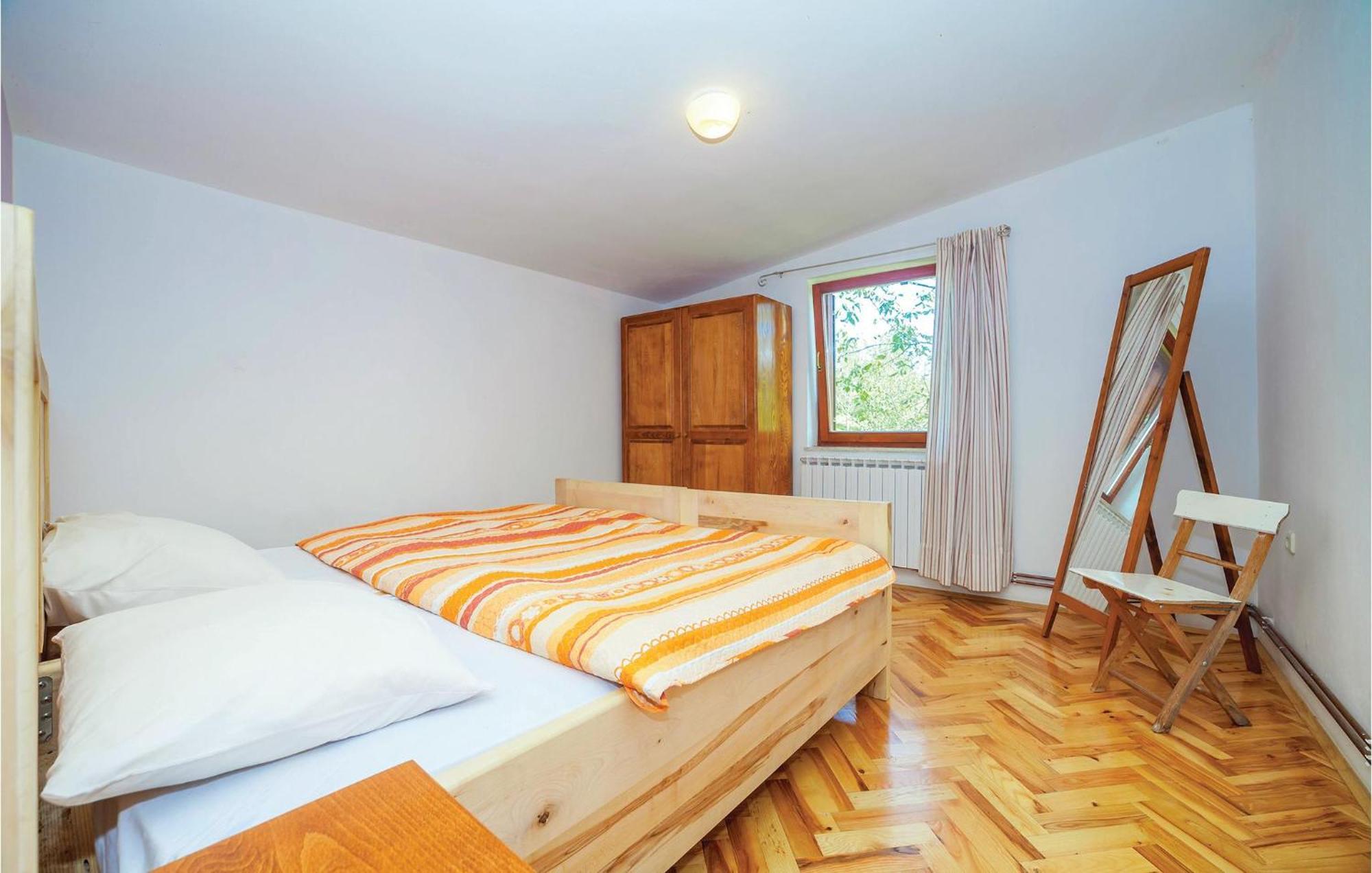 7 Bedroom Pet Friendly Home In Crni Kal Crni Kal  Luaran gambar