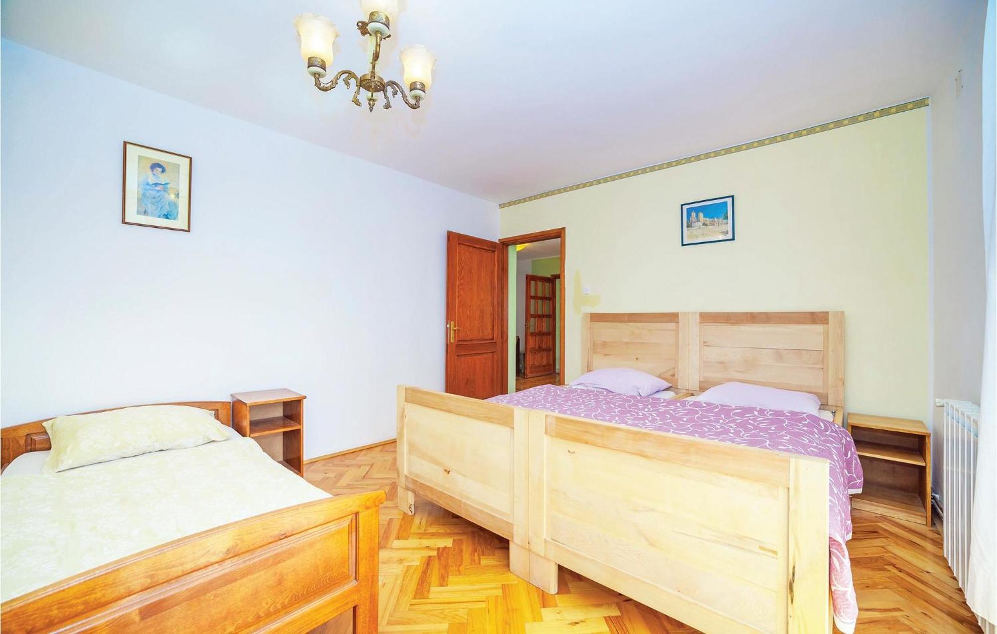 7 Bedroom Pet Friendly Home In Crni Kal Crni Kal  Luaran gambar