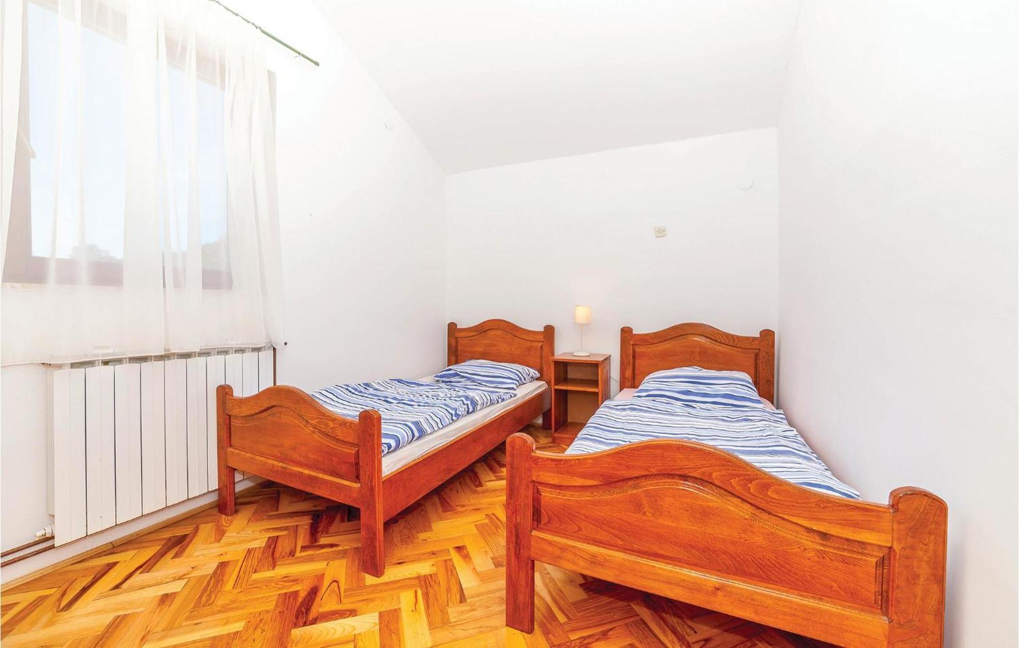 7 Bedroom Pet Friendly Home In Crni Kal Crni Kal  Luaran gambar