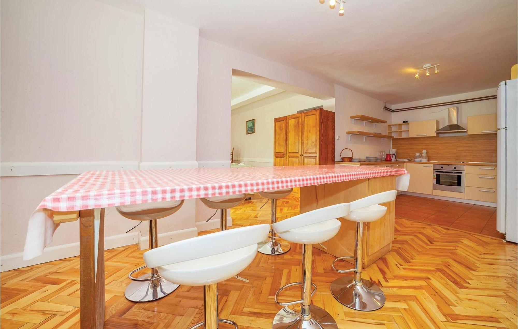 7 Bedroom Pet Friendly Home In Crni Kal Crni Kal  Luaran gambar