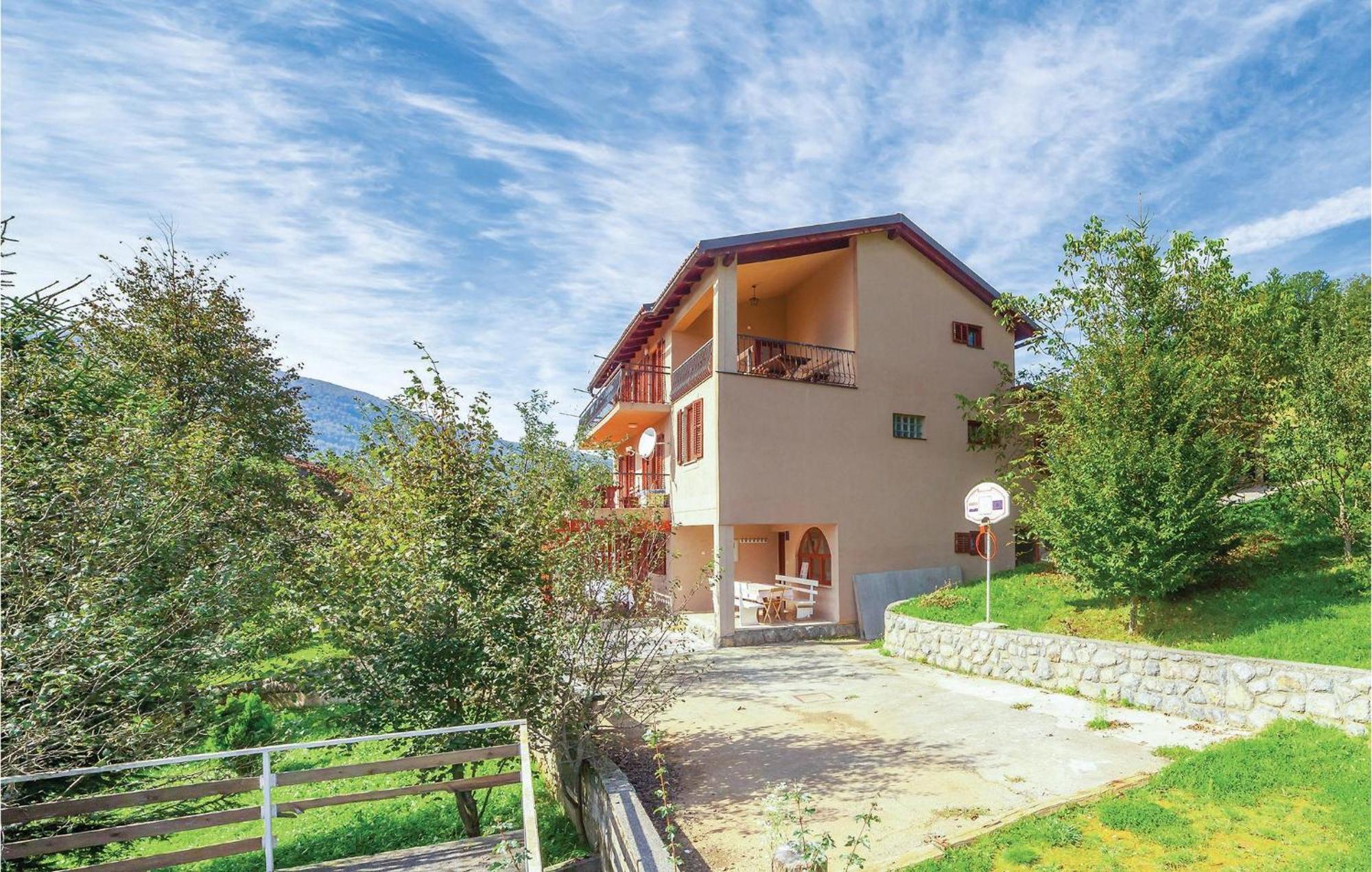 7 Bedroom Pet Friendly Home In Crni Kal Crni Kal  Luaran gambar