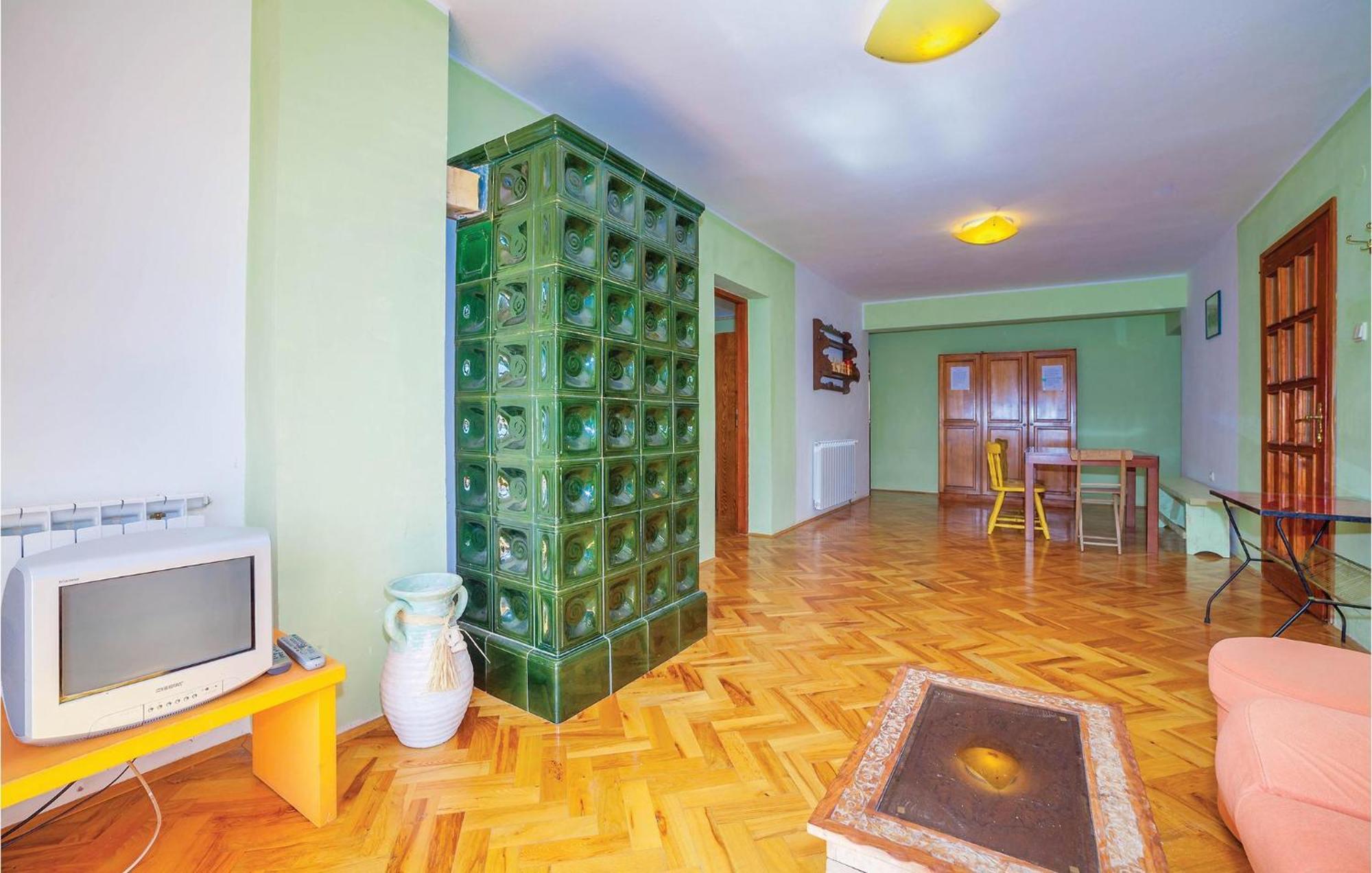 7 Bedroom Pet Friendly Home In Crni Kal Crni Kal  Luaran gambar