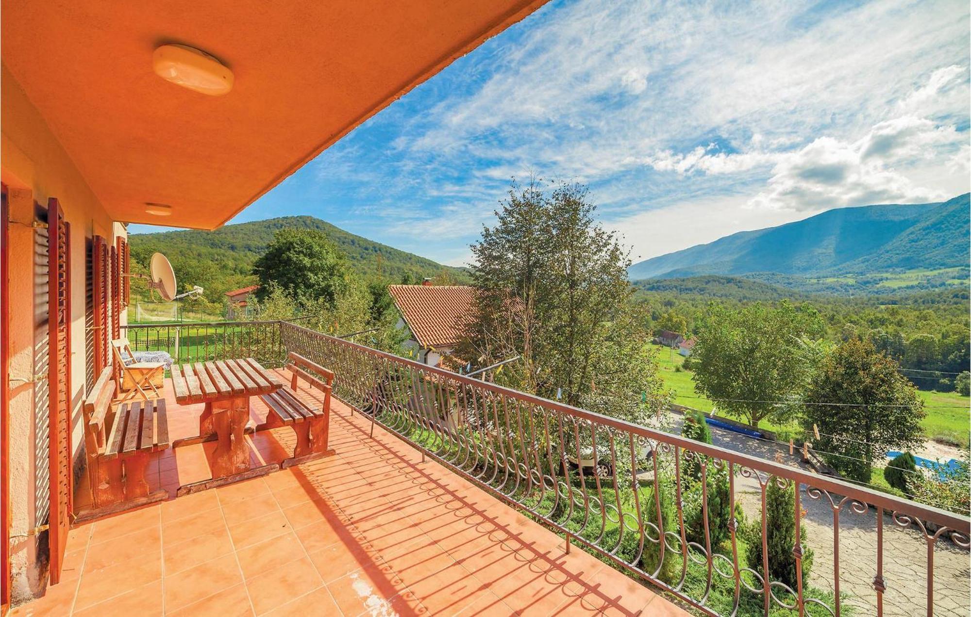 7 Bedroom Pet Friendly Home In Crni Kal Crni Kal  Luaran gambar