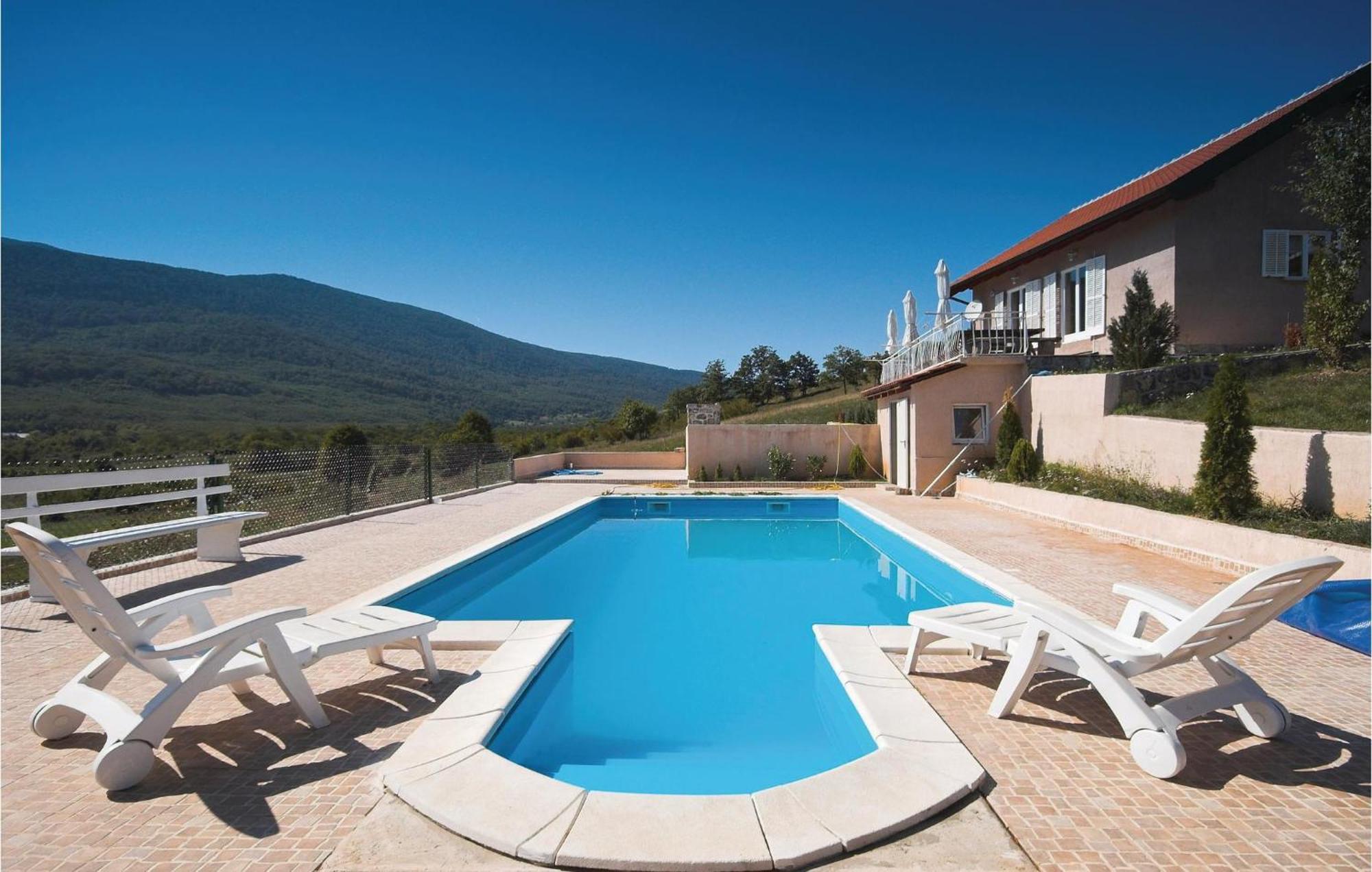 7 Bedroom Pet Friendly Home In Crni Kal Crni Kal  Luaran gambar